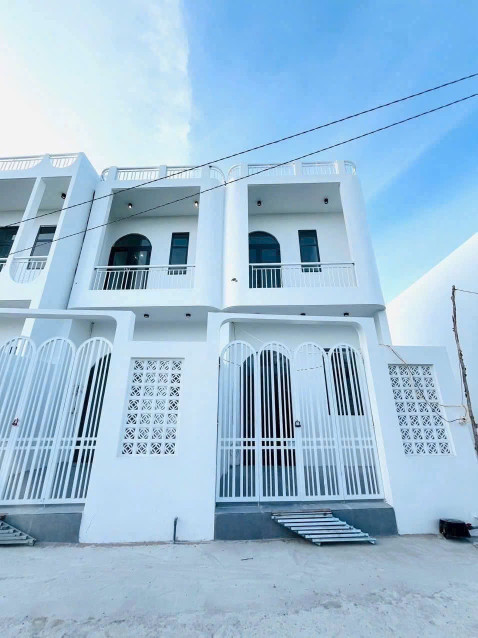 Bán dãy nhà phố vùng ven Sài Gòn