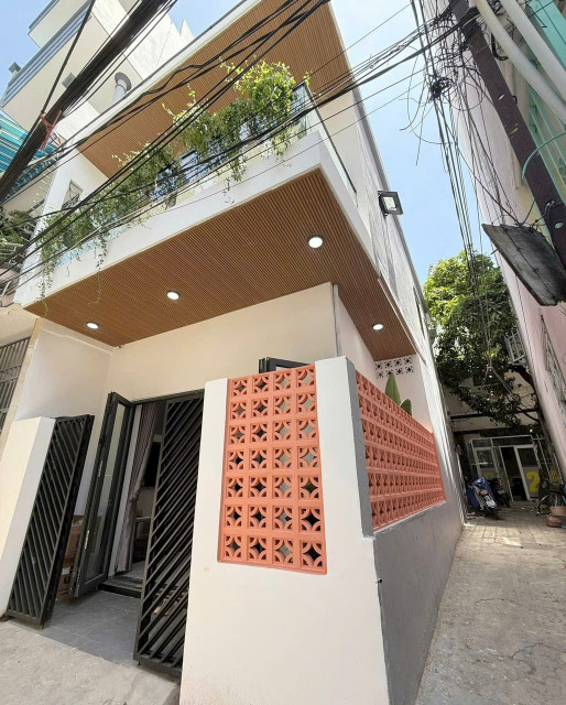 Bán nhà 2 Tầng, 3 phòng ngủ, kiệt Đinh Tiên Hoàng, Hải Châu - Giá 4.39 Tỷ TL
