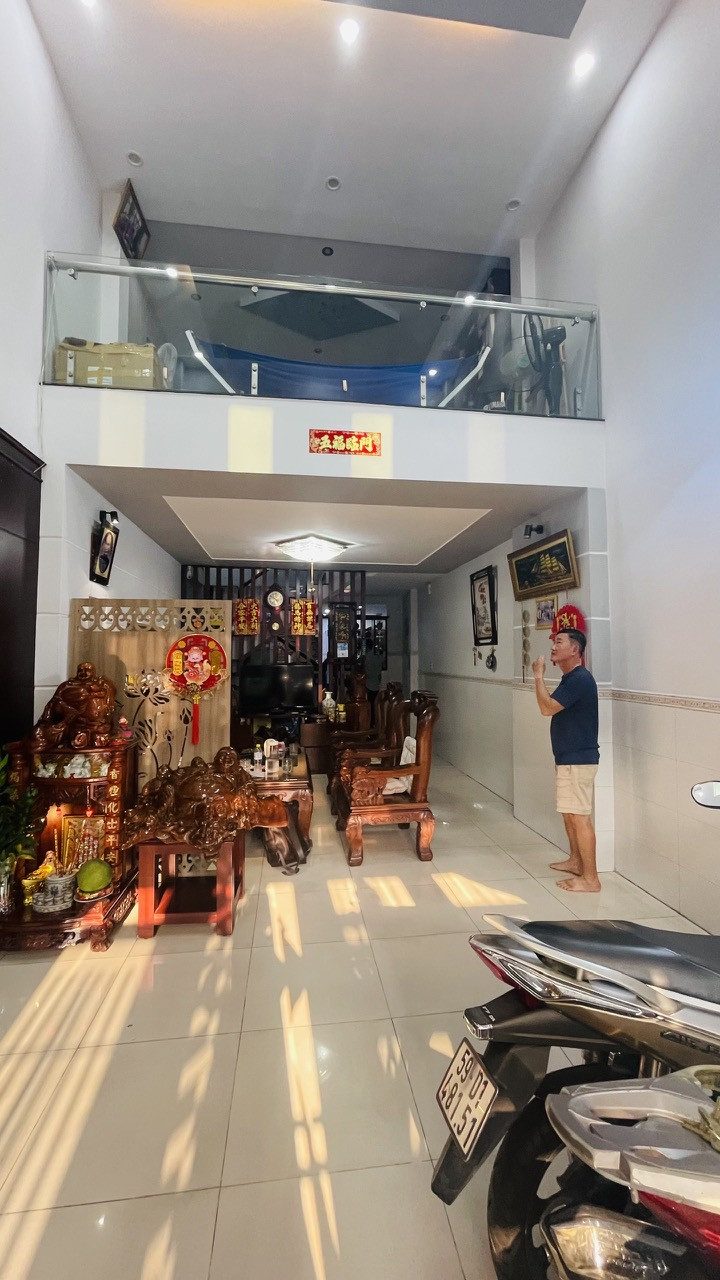 Mặt tiền Đỗ Nhuận, 70m2, 4x17.5, 4 tầng, 4PN, Tiện Ở + KD, Chỉ 9.85 tỷ TL