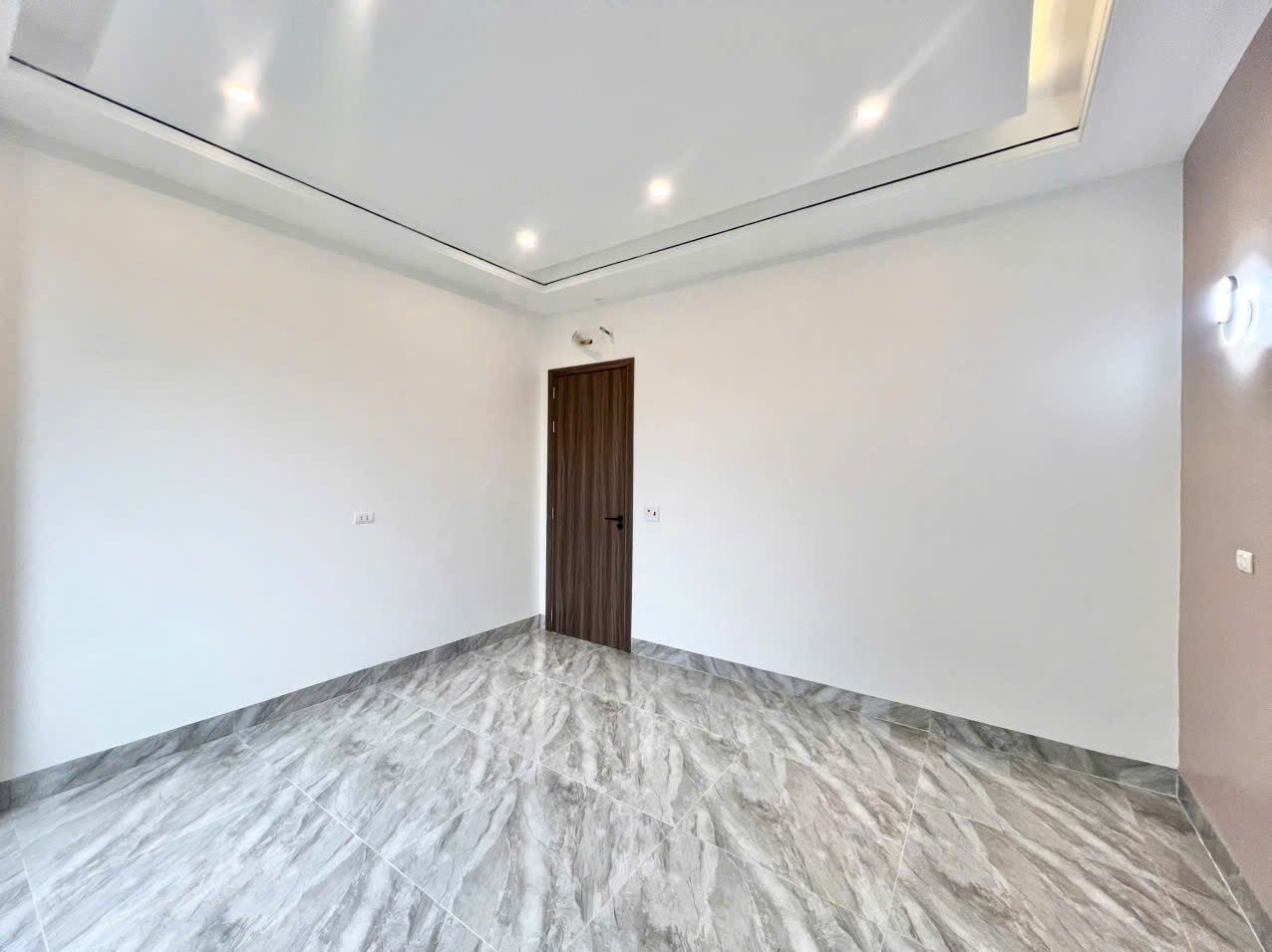 Bán nhà mặt tiền đường Nguyễn Huy tưởng trầm cá