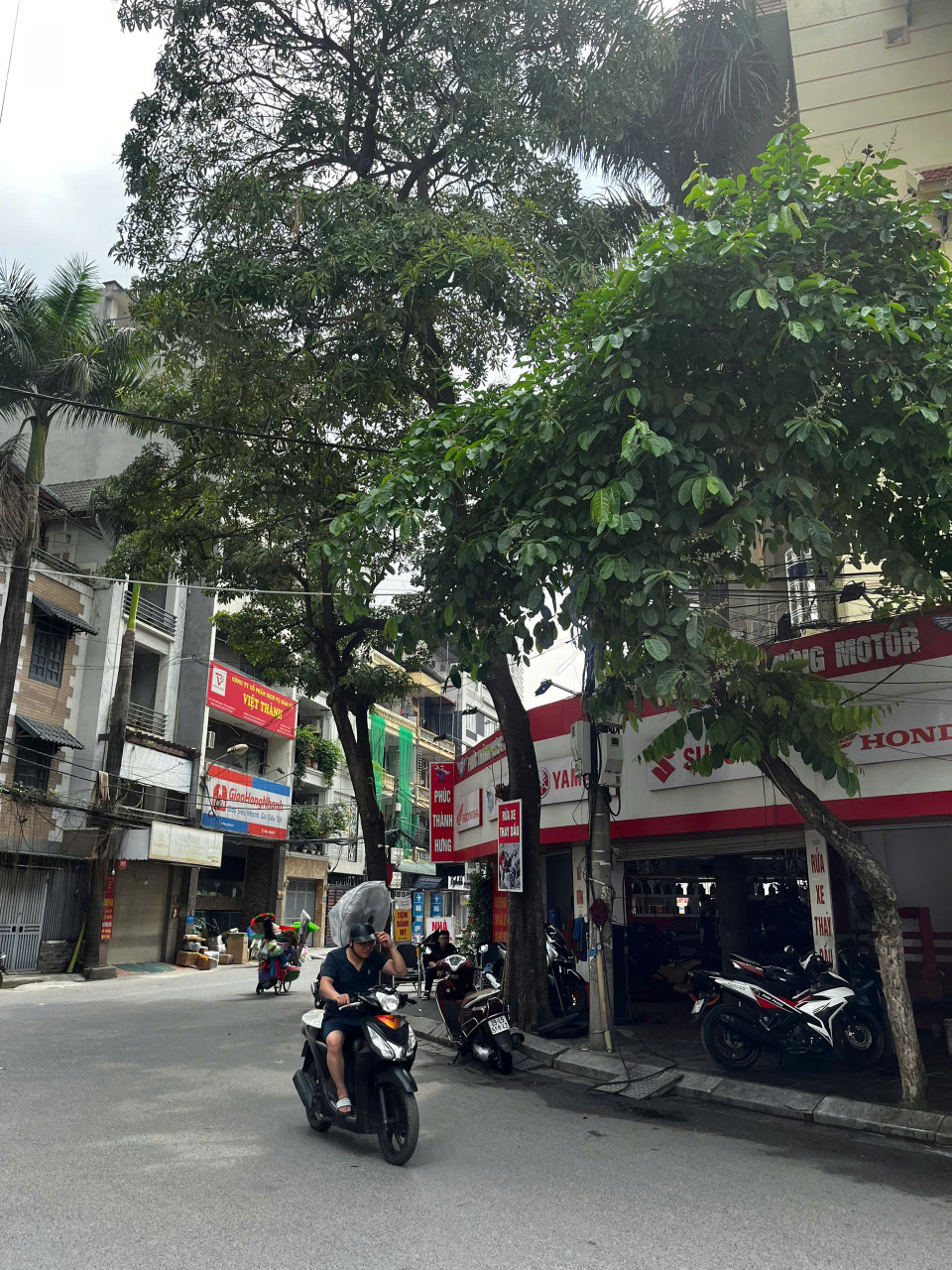 Bán nhà phố Đỗ Quang, hiếm, ô tô tránh, vỉa hè KD, nhỉnh 19 tỷ