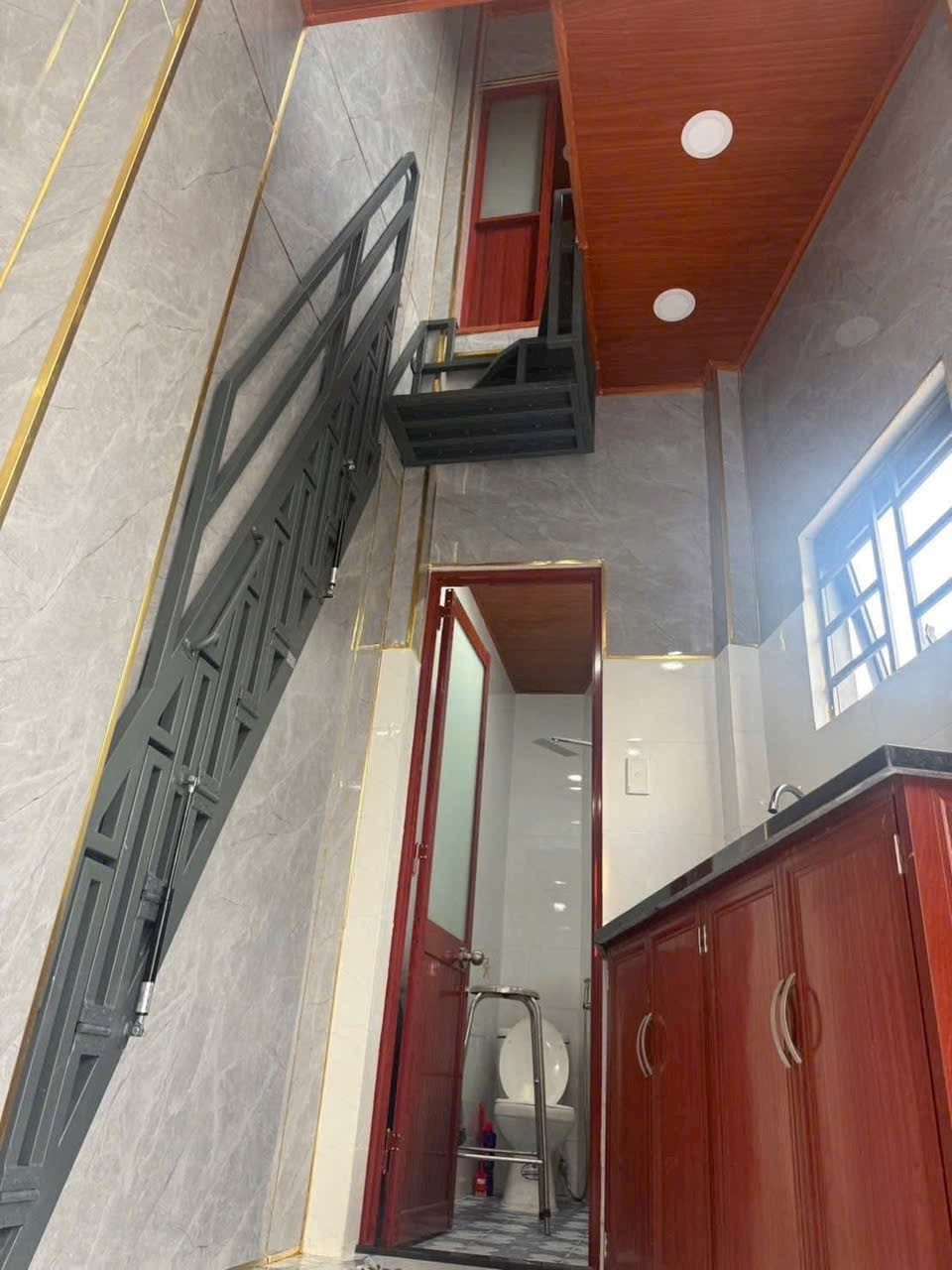 🏡 NHÀ LẦU GÓC 2 MẶT TIỀN – TT HÓC MÔN – GẦN CHỢ