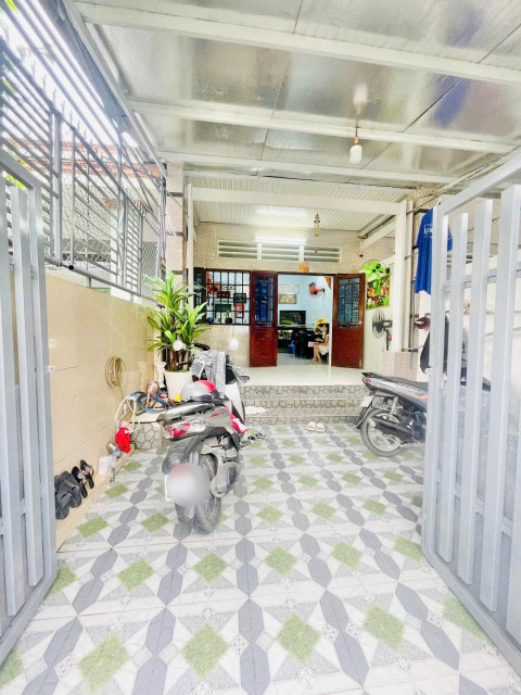 Bán nhà sổ riêng thổ cư, sân oto, đường oto, gần cây xăng P. Hiệp Hoà chỉ 3,6 tỷ
