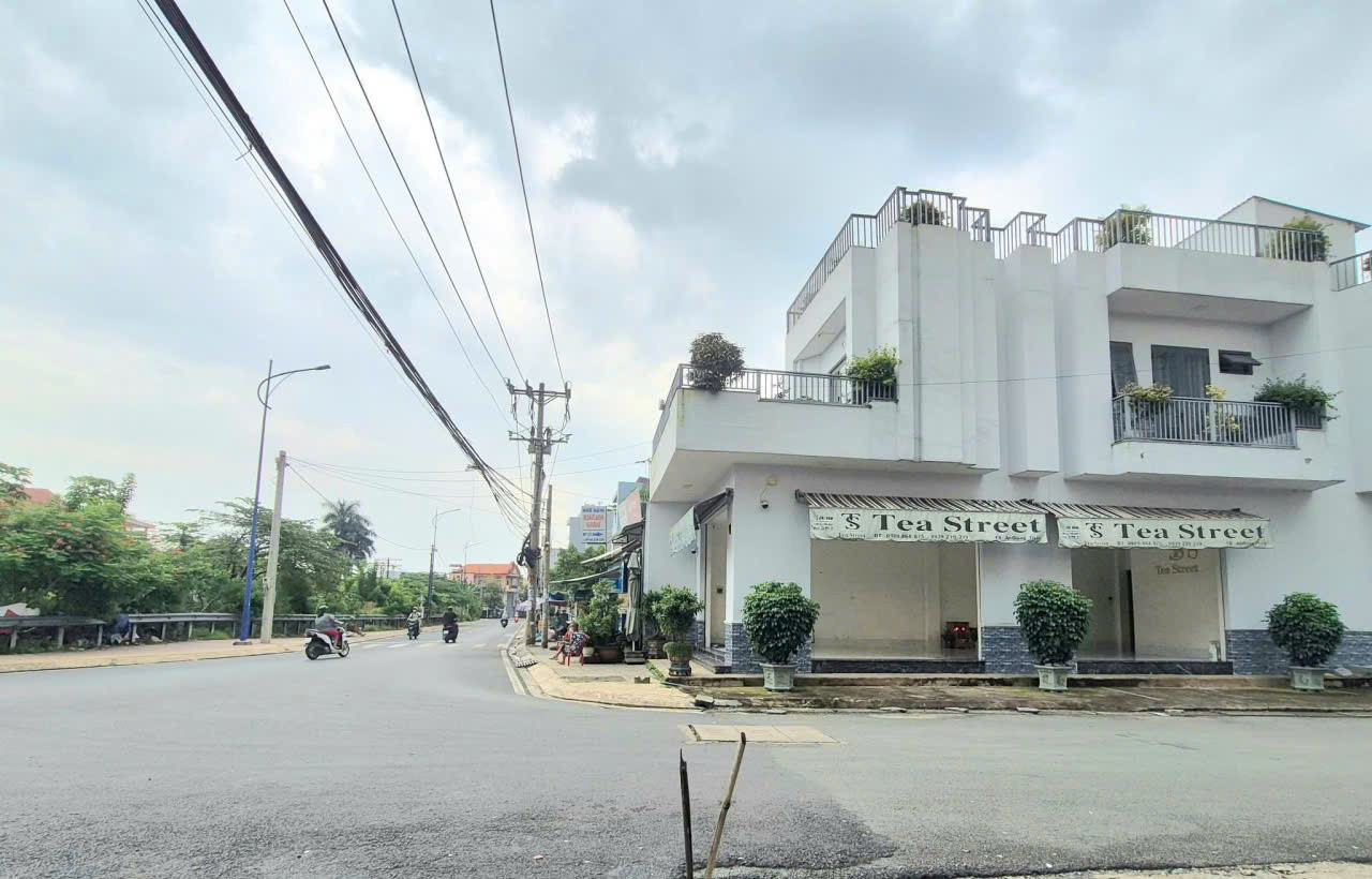 CHO THUÊ MẶT BẰNG HIỆP HÒA, DT94m2, GÓC,NGAY NGÃ 4 ĐỀN