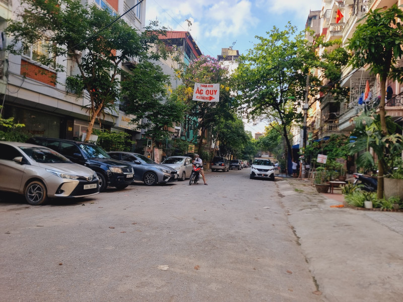 Bán Nhà Phố Cầu Giấy, 61m, 2MT, Ô tô, 9T,TM, KD, Dòng tiền 120Tr/tháng, giá nhỉnh 25 tỷ