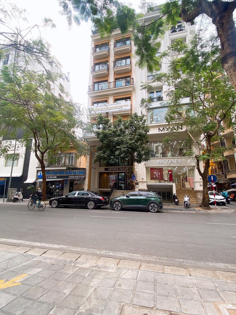 Bán nhà mặt phố Đoàn Trần Nghiệp, 150m2, 11 tầng thang máy 2 hầm, mặt tiền 6.5m, 187 tỷ, kinh doanh đỉnh