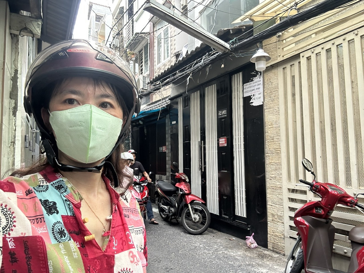 NHÀ BÁN KHU 20 THƯỚC SÁT MẶT TIỀN ĐOÀN VĂN BƠ- KHU VÍP DÂN CƯ HIỆN HỮU- THÔNG HOÀNG DIỆU, NGUYỄN TẤT THÀNH, GẦN TRƯỜNG ĐẠI HỌC LUẬT- QUA Q1 CHỈ 2 PHÚT.