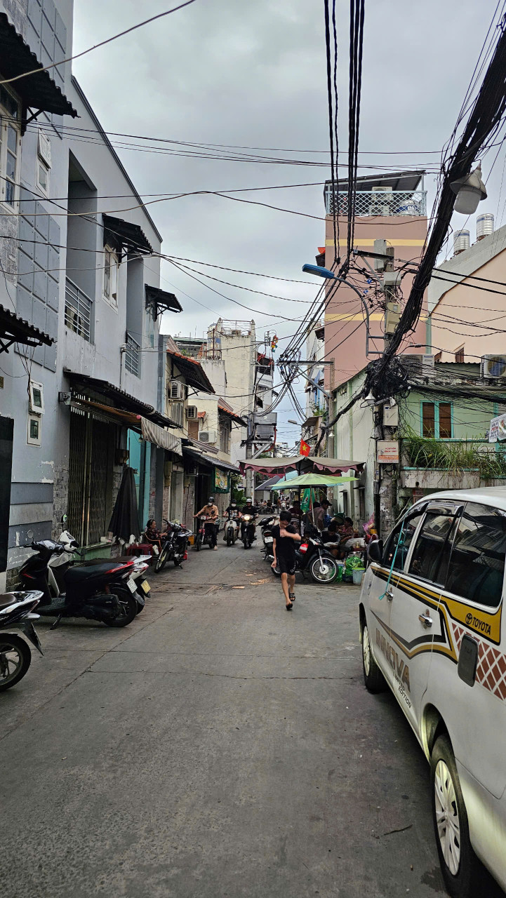 HẺM XE HƠI TRUNG TÂM Q4 
DIỆN TÍCH ĐẤT 13 M2 CÓ 1 TỶ 
SỔ HỒNG VAY OK