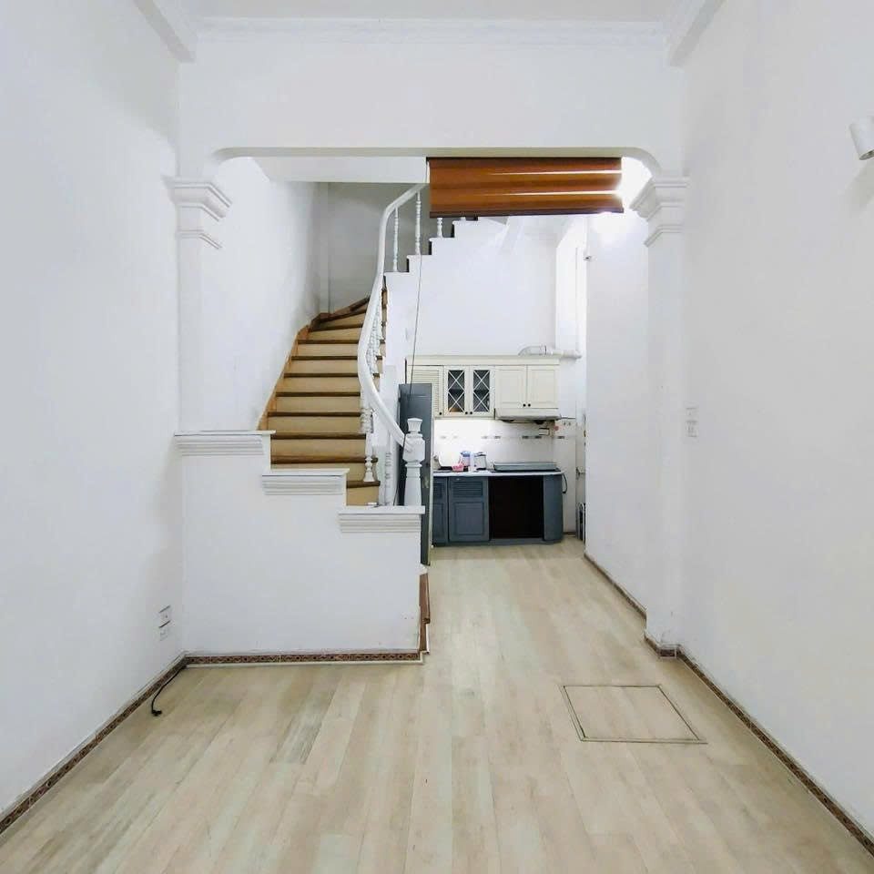 Cho Thuê Nhà Phố Đội Cấn - Ba Đình 30M² 4 Tầng - Nội Thất CB - Giá Thuê 12tr