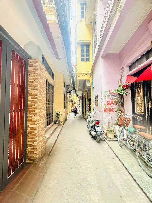 Bán nhà Phố Hoàng Hoa Thám 5 tầng, diện tích 35m2