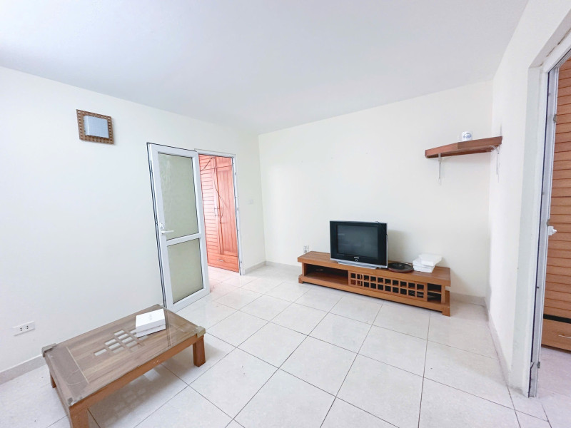 Bán căn hộ tập thể phố Đội Cấn, Ba Đình, 70m2, lô góc, nhà đẹp thoáng sáng, ô tô đỗ