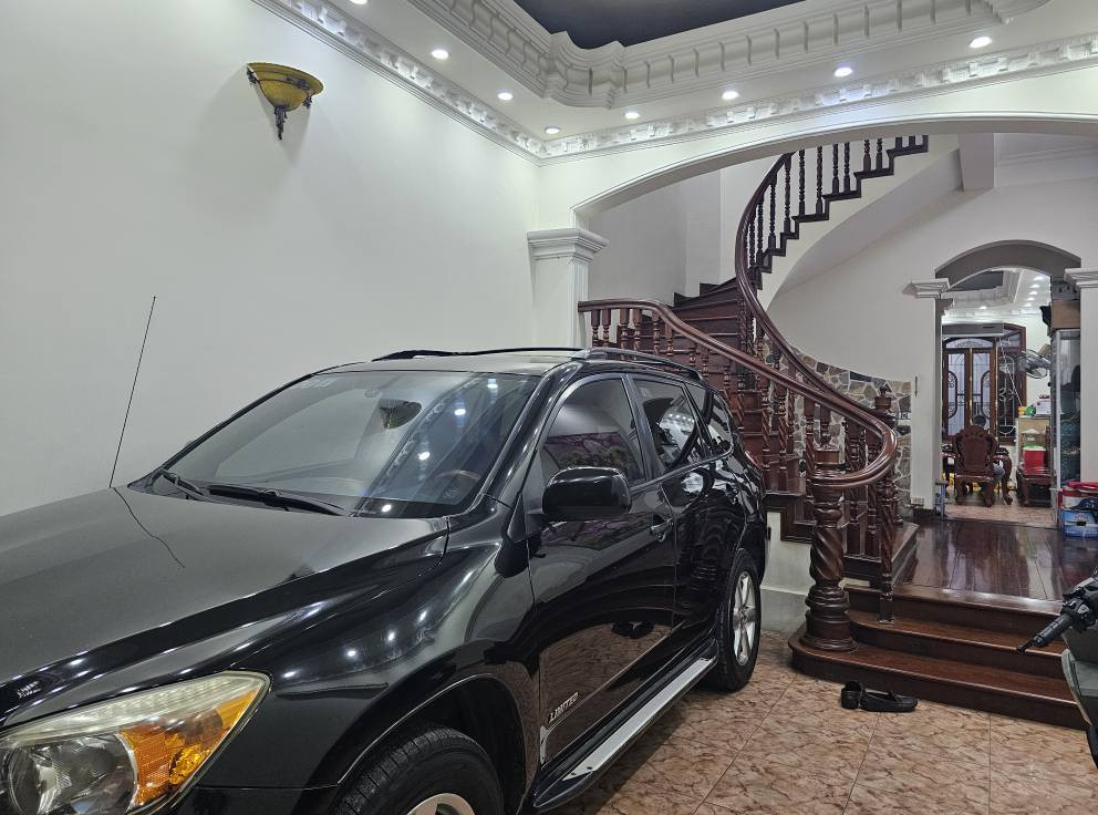 BÁN NHÀ PHỐ ĐỘI CẤN - GARA Ô TÔ - 80M 5 TẦNG MT  5M
