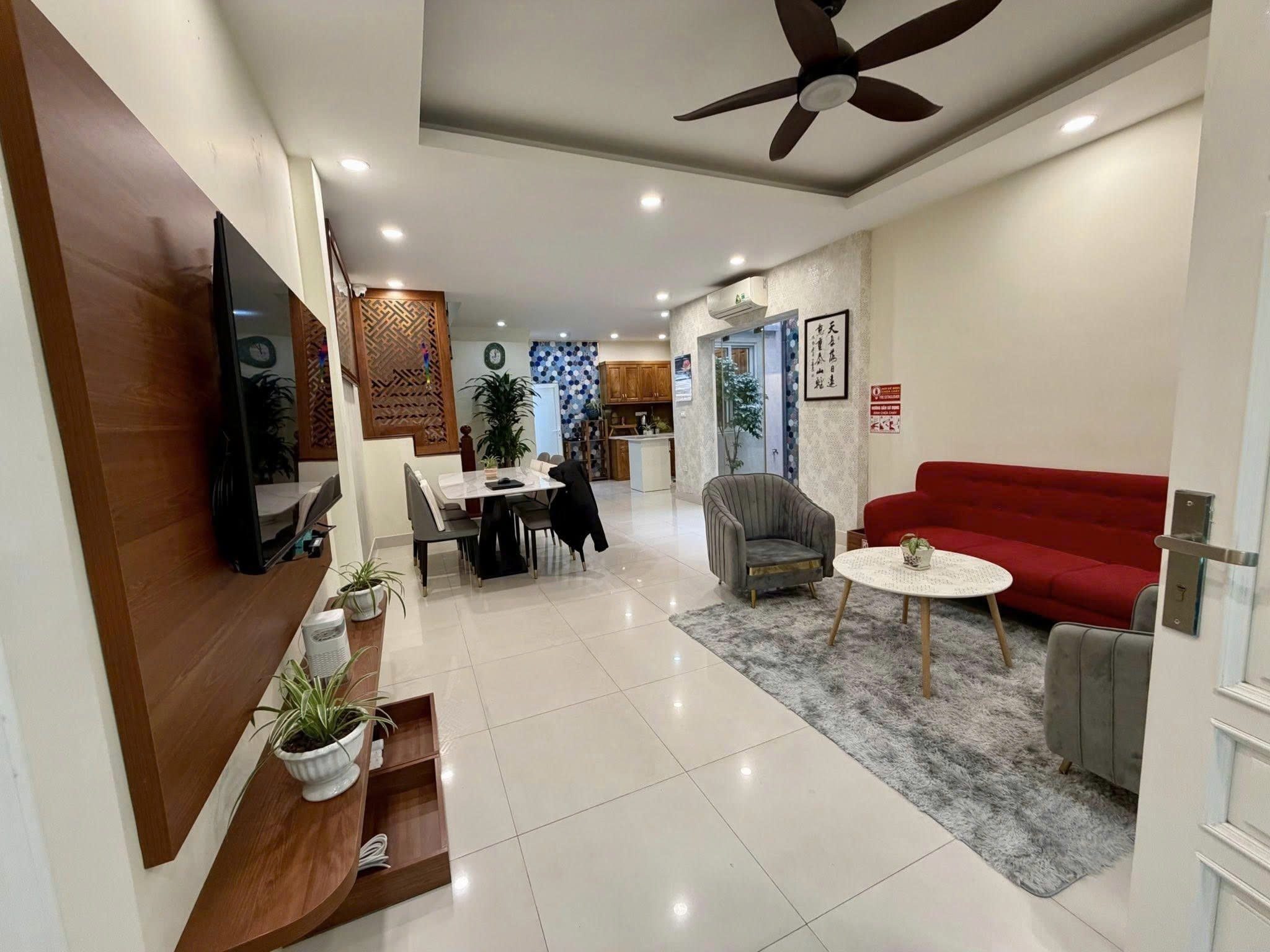 Cho Thuê Nhà Ngõ 209 Đội Cấn 90M² ( 60M² 4 Tầng 5 Ngủ) Full Nội Thất - Ngõ Ô Tô - Giá Thuê 32tr