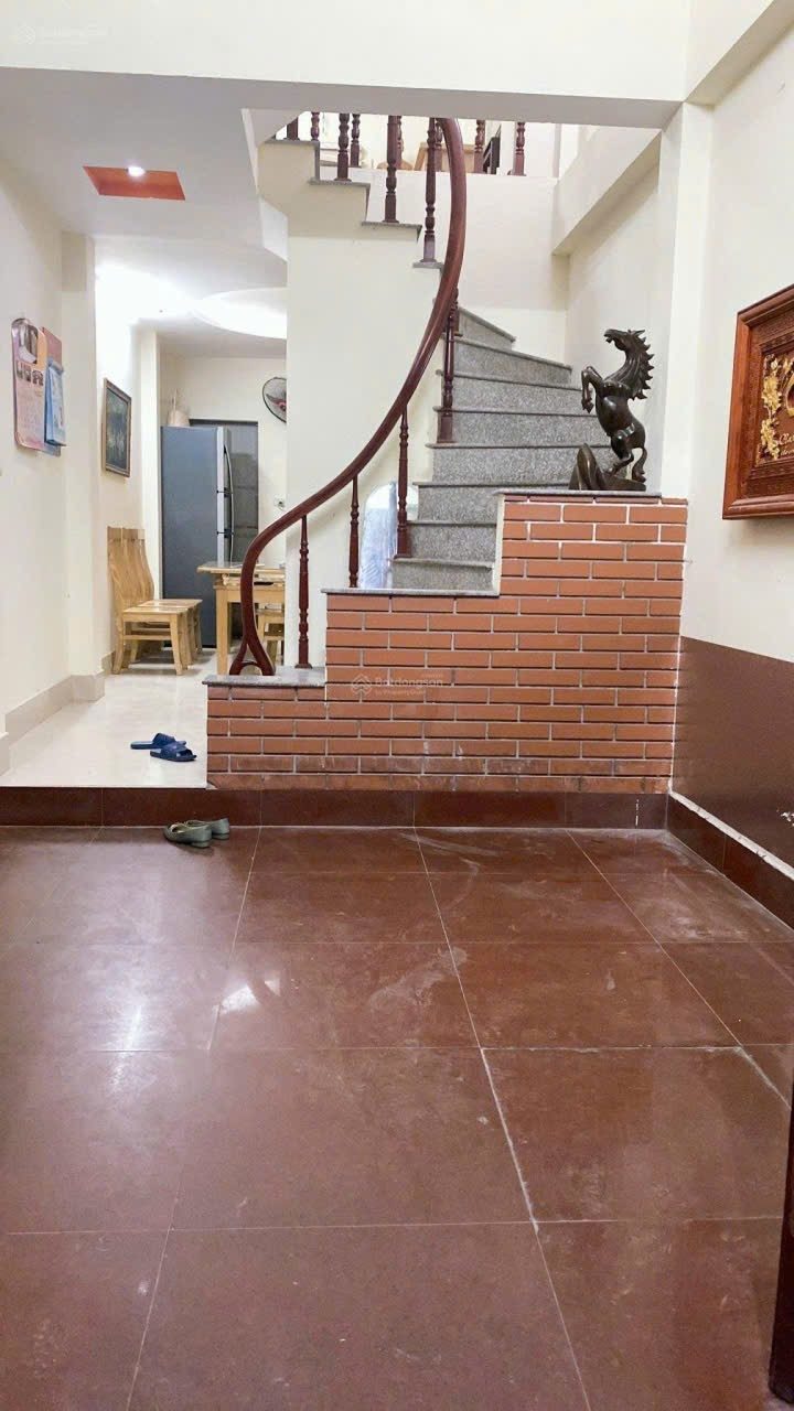Cho thuê Nhà riêng 40m² x 5T giá 13 triệu/ tháng tại Đường Đội Cấn Phường Liễu Giai Quận Ba Đình Hà Nội