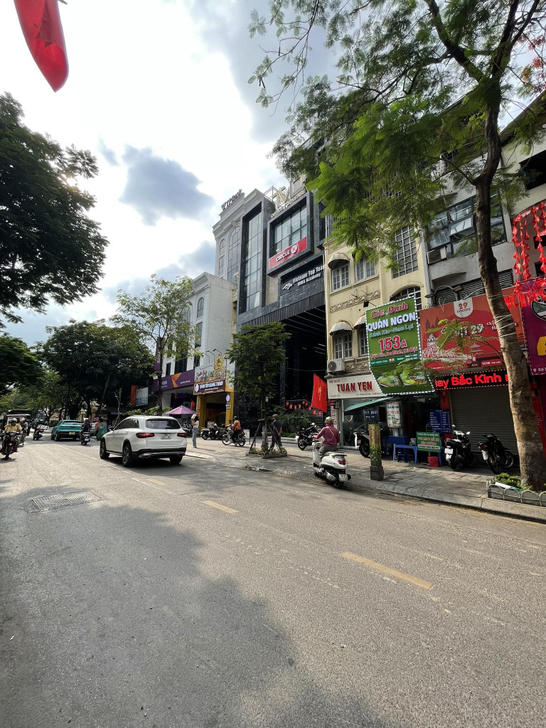 VỊ TRÍ ĐẮC ĐỊA-Mặt Phố Đội Cấn (Gần Lăng Bác) 56m/5T Thang máy 22.5 Tỷ, Sổ A4