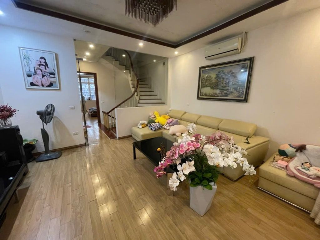 ĐỘI CẤN – NGỌC HÀ – BA ĐÌNH – HÀNG HIẾM SÁT PHỐ – NHÀ DÂN XÂY – 6 PHÒNG NGỦ – Ở & KINH DOANH VP – TƯƠNG LAI SÁNG