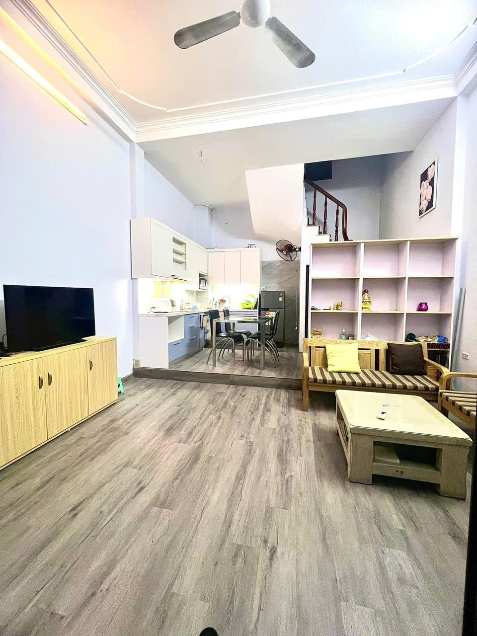 Cho thuê nhà ngõ 379 Đội Cấn, Ba Đình 30M x 4T giá 12 triệu 20M RA Ô TÔ