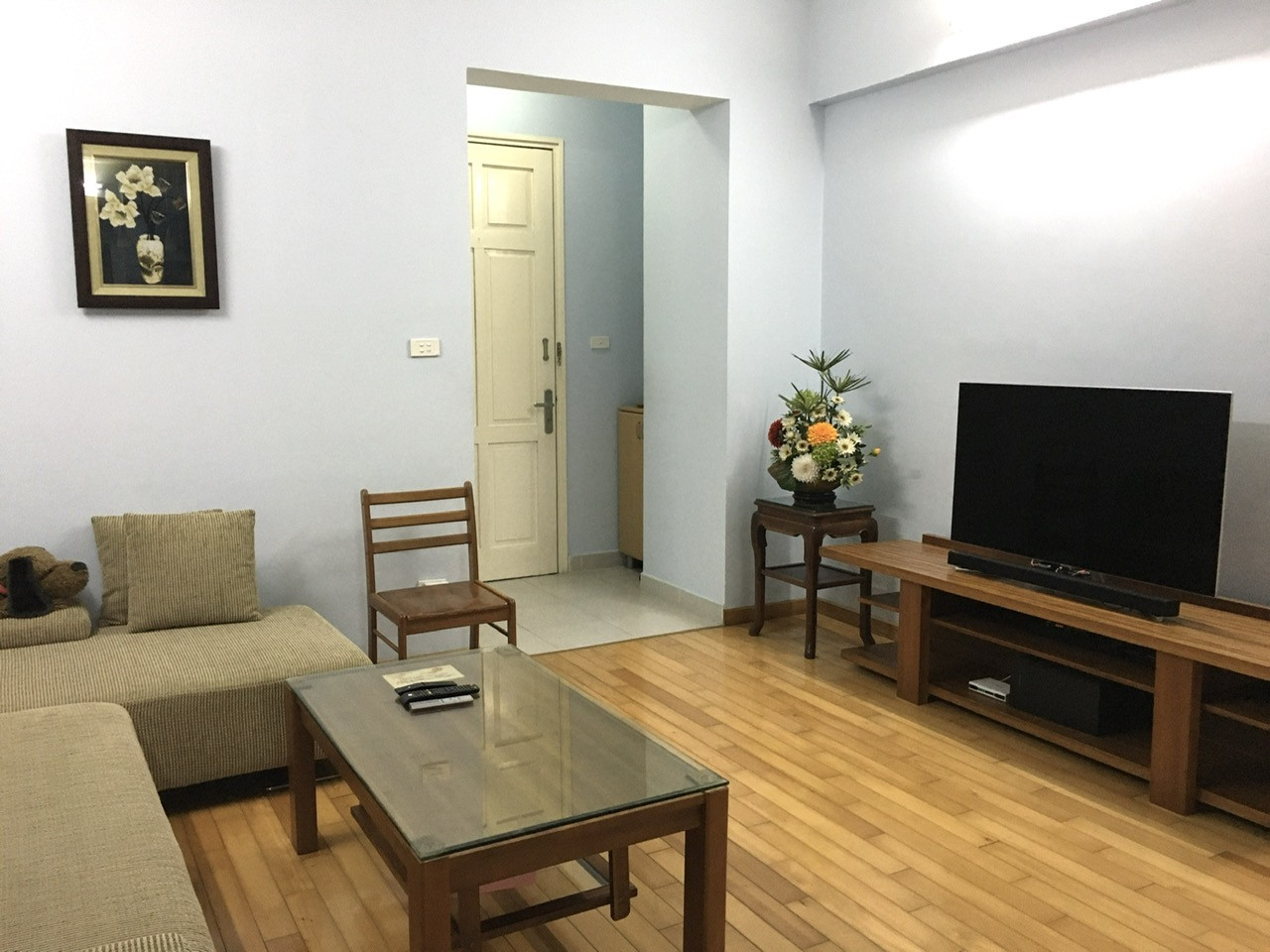 Cho thuê căn hộ 86 m2 ở chung cư số 6 Đội Nhân từ đầu tháng 10/2025 (tức là sau Rằm tháng tám Âm lịch)