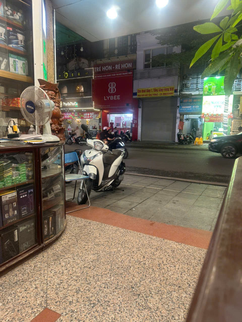 Siêu phẩm 1 mặt phố, 2 mặt ngõ, mặt tiền khủng, kinh doanh đa dạng, vị trí kim cương, ngay ngã tư Lê Duẩn, giá nhỉnh 3x tỷ.