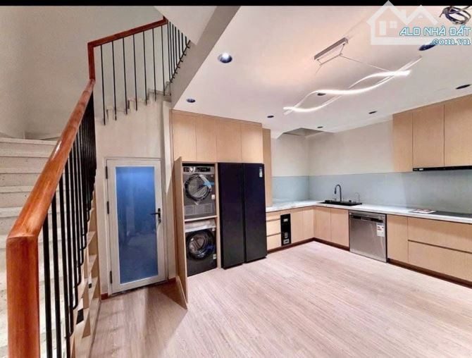 🏠 BÁN SIÊU PHẨM KIỆT Ô TÔ ĐỐNG ĐA - HẢI CHÂU - NGANG 6M HIẾM CÓ - DÒNG TIỀN CAO - GIÁ 5.X TỶ