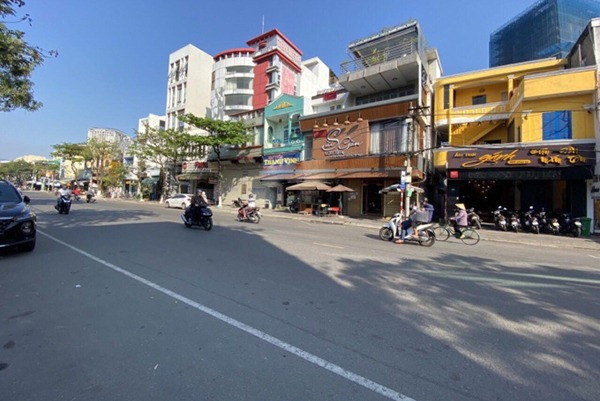 Mặt tiền 4 tầng kinh doanh đỉnh cao -gần vũ trường Phương Đông -Đống Đa - Giá chỉ 12.9 tỷ .