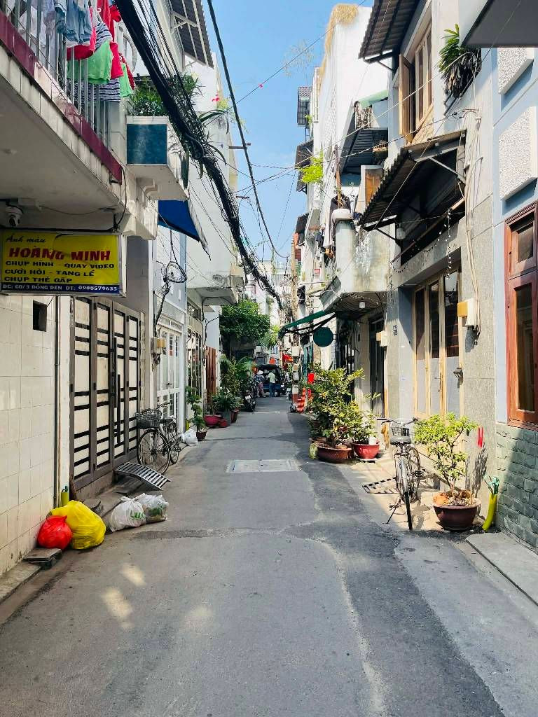 TÂN BÌNH - CHỈ VÀI BƯỚC MẶT TIỀN - HẺM OTO THÔNG - 3 TẦNG - NHỈNH 6 TỶ.