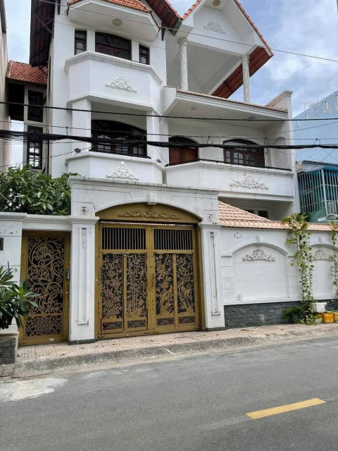 Bán nhà mặt tiền 3 tầng 12x20m giá 18 tỷ Đường Đông Hưng Thuận 17