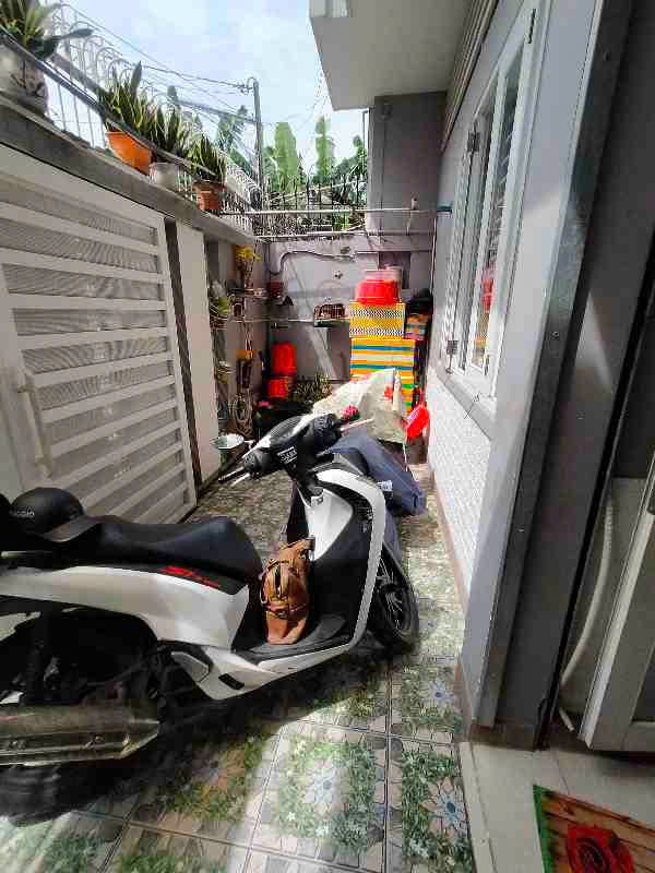 BÁN NHÀ ĐẸP NGAY KDC HIỆN HỮU QUẬN 12 – GIÁ TỐT NHỈNH 6 TỶ- DIỆN TÍCH RỘNG 80m² , NGANG BỀ THẾ 6.3M - TẶNG FULL NỘI THẤT