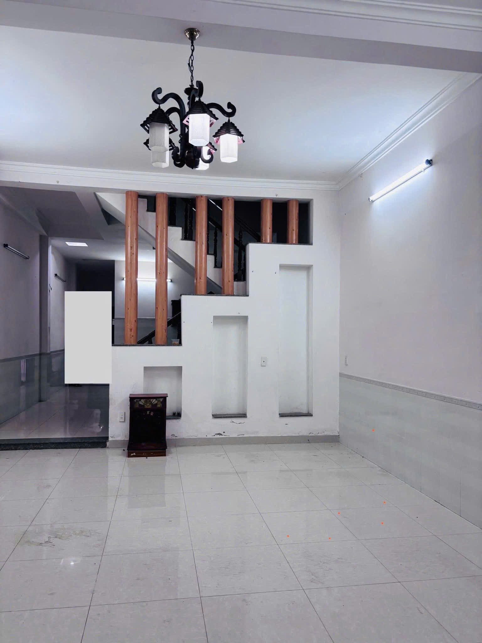 Cho thuê nhà KDC Tân Phong 1 trệt 2 lầu, 4PN, giá 9 triệu/tháng