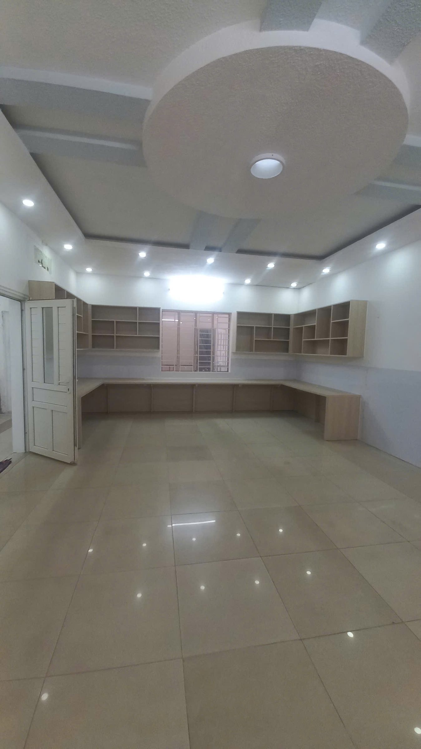 Cho thuê mặt bằng đường Đồng Khởi, 1 trệt 2 lầu 1 s.thượng, 14 phòng, 7m*30m