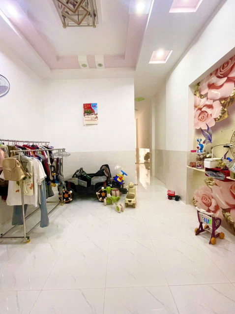Bán nhà đẹp, sổ riêng thổ cư, gần chợ 26, đường nhựa 6m thông, chỉ 2tỷ850