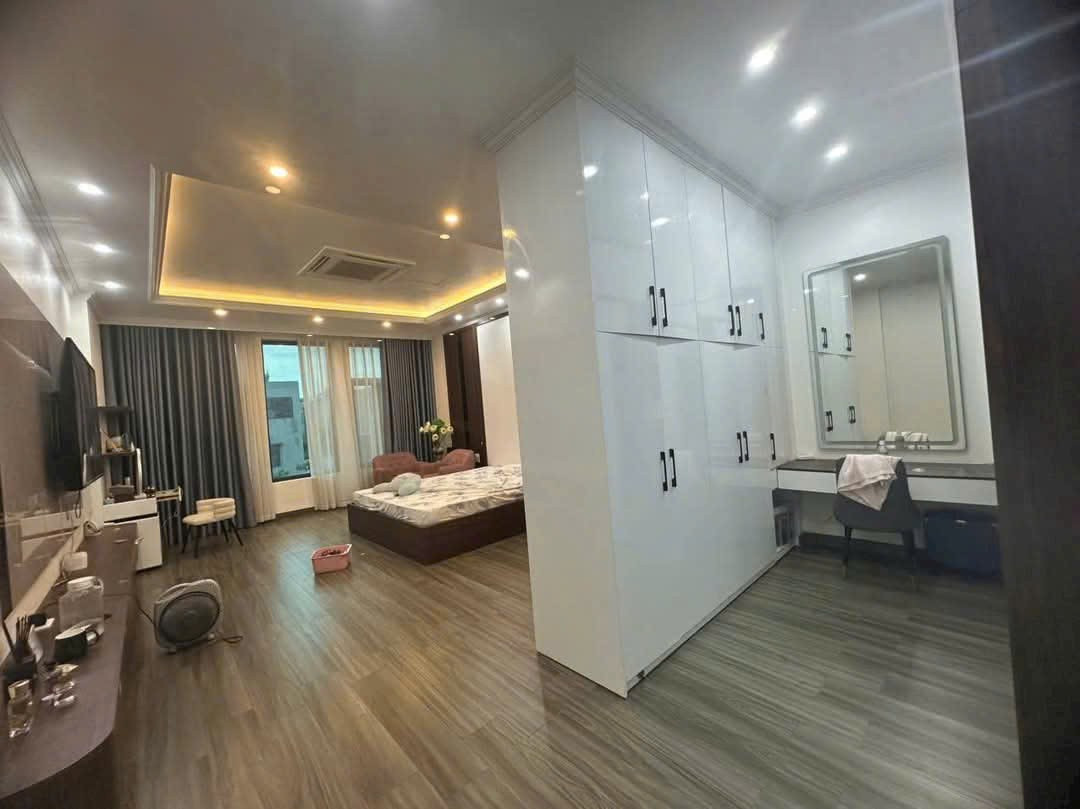 NHÀ ĐẸP - GIÁ TỐT Chính Chủ Bán Căn Nhà Thiết Kế Đẹp Hiện Đại Phường Lộc Hạ, TP Nam Định.