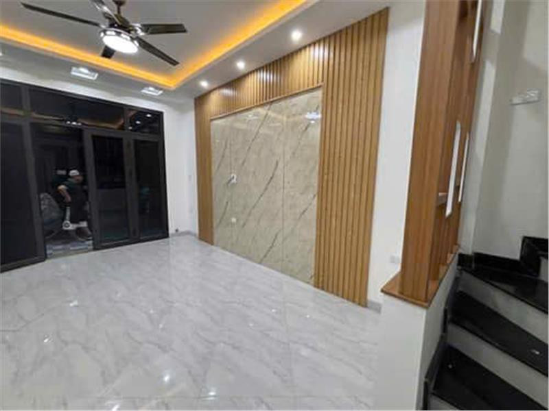NHÀ ĐẸP- GIÁ TỐT - CHÍNH CHỦ Cần Bán Nhà Đẹp Tại ngõ 27 , số nhà 2 ngũ phúc Đông mỹ