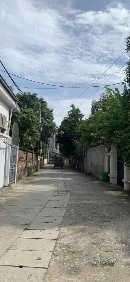 Thôn Đại Lộ xã Ninh Sở 
Mảnh đất ngõ nông rộng cách 13m ra xe tải đỗ , vuông vắn ko lỗi lầm gì tiện ích xung quanh ngập tràn