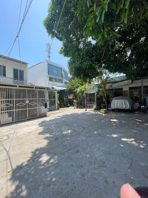Hàng Ngộp Bank - Bán Nhà C4 TTTP Nha Trang Hàng Diện tích : 84,9m2 ngang 5m  Giá chỉ : 3ty3 liên hệ e Trinh