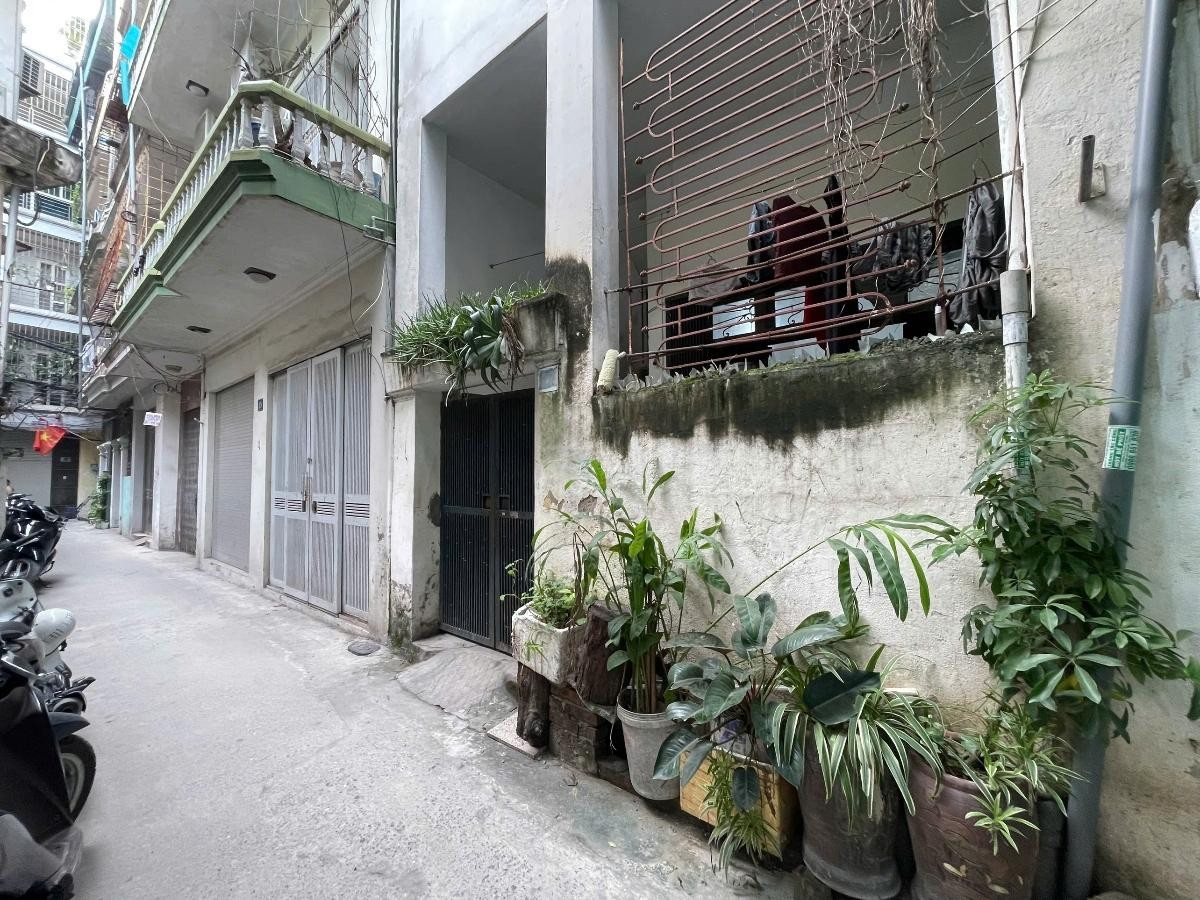 Bán nhà Đông Tác (Đống Đa) 54m, 3 tầng, mt 4.3m, giá 8.68 tỷ