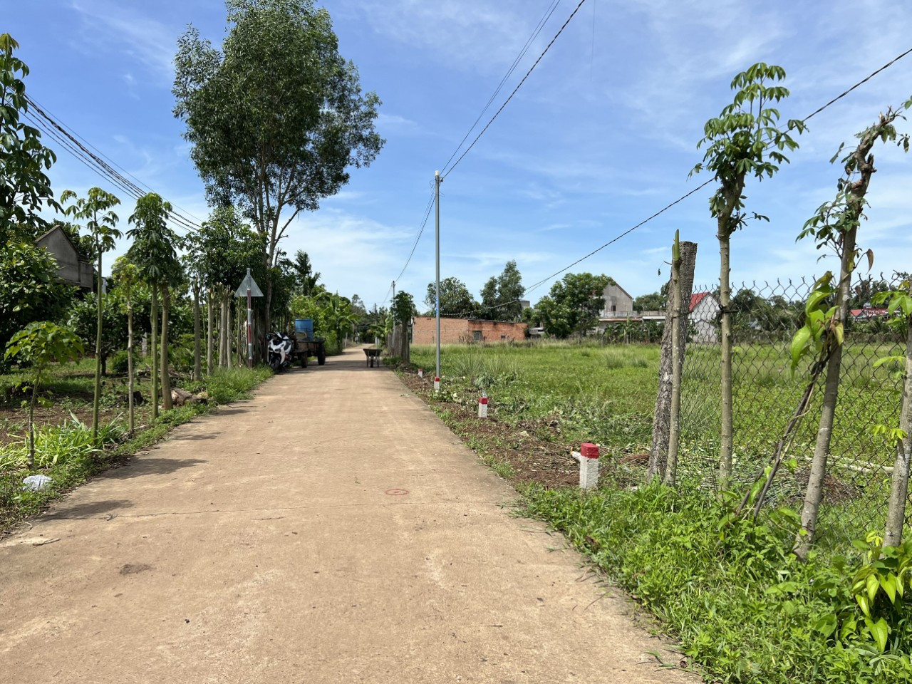 Chu ket tien ban gap lo nen fuul tho ..gia 3trieu/m2 cach san bay long thanh 25km