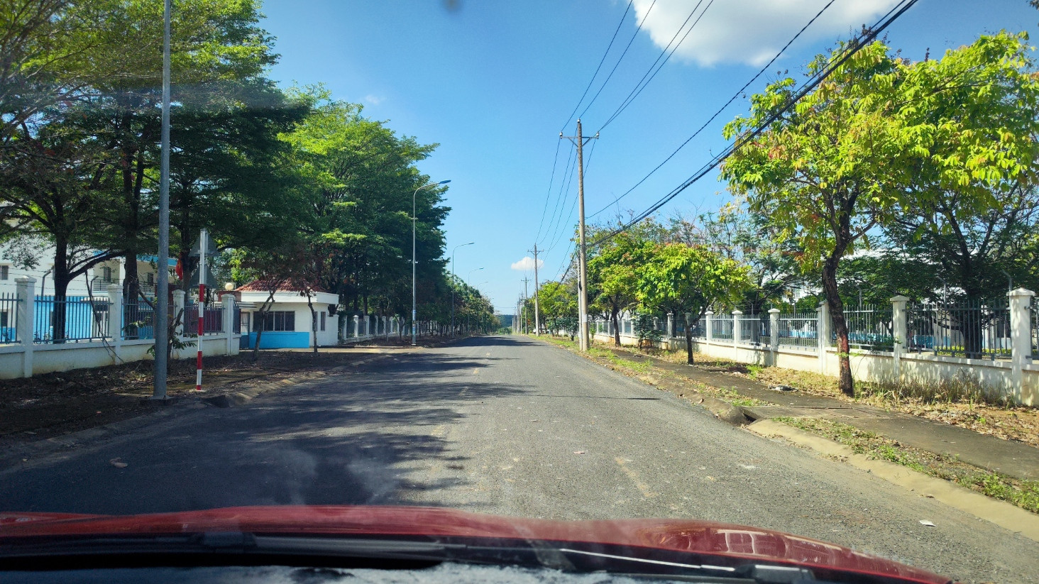 300m2 có sẵn thổ cư, sát vách KCN, tiện xây trọ hoặc ở ngay, đường nhựa 32m,SHR