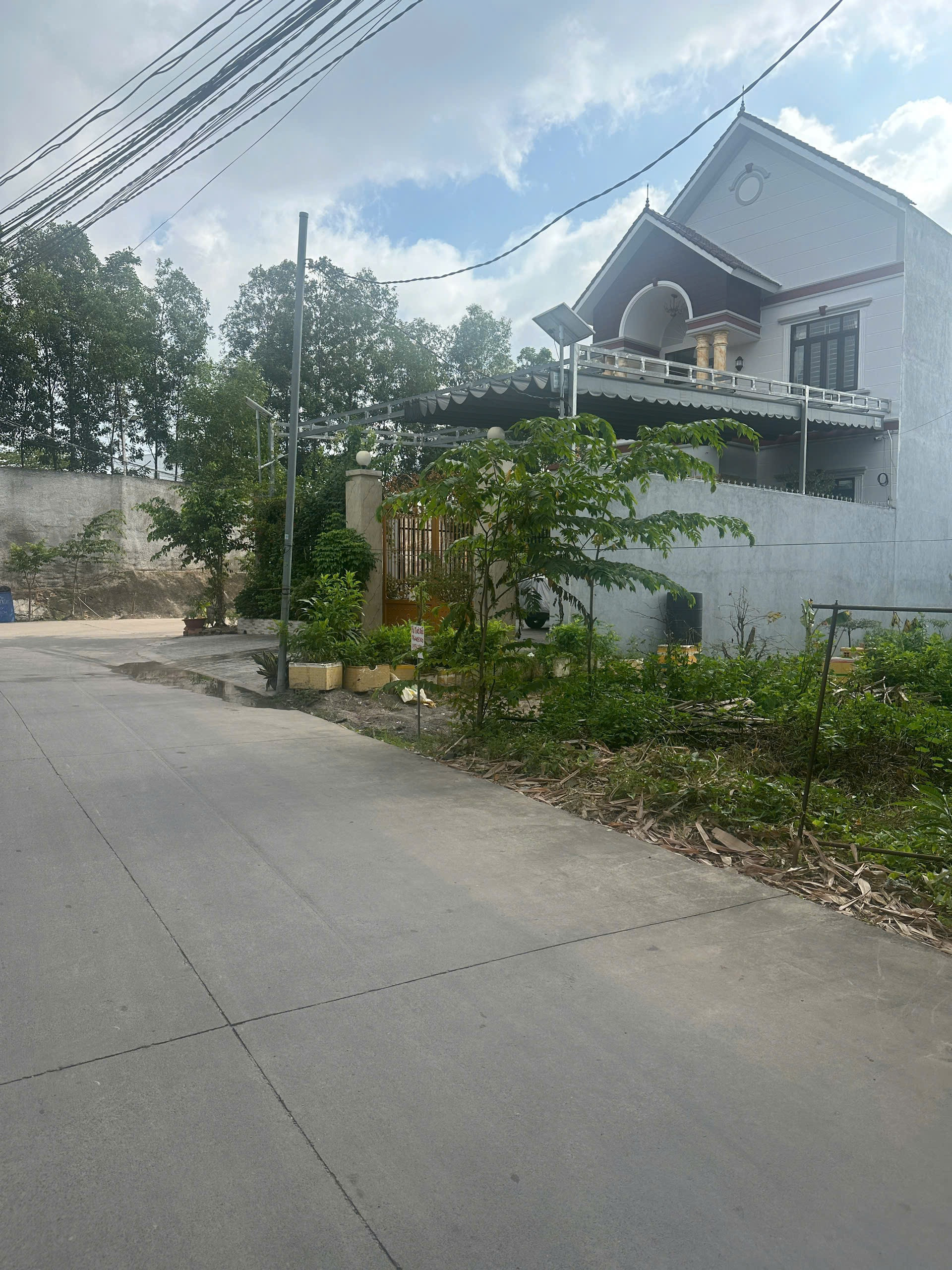 KẸT TIỀN CẦN BÁN GẤP LÔ ĐẤT 420M² GIÁ 380 TRIỆU Ở GẦN KHU CÔNG NGHIỆP BECAMEX