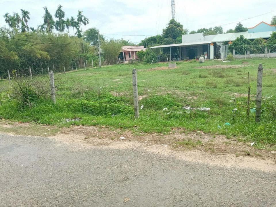 KẸT TIỀN SANG GẤP 700M2 ĐẤT GẦN CHỢ, KCN DÂN CƯ ĐÔNG TIỆN XÂY TRỌ GIÁ 485TR/NỀN