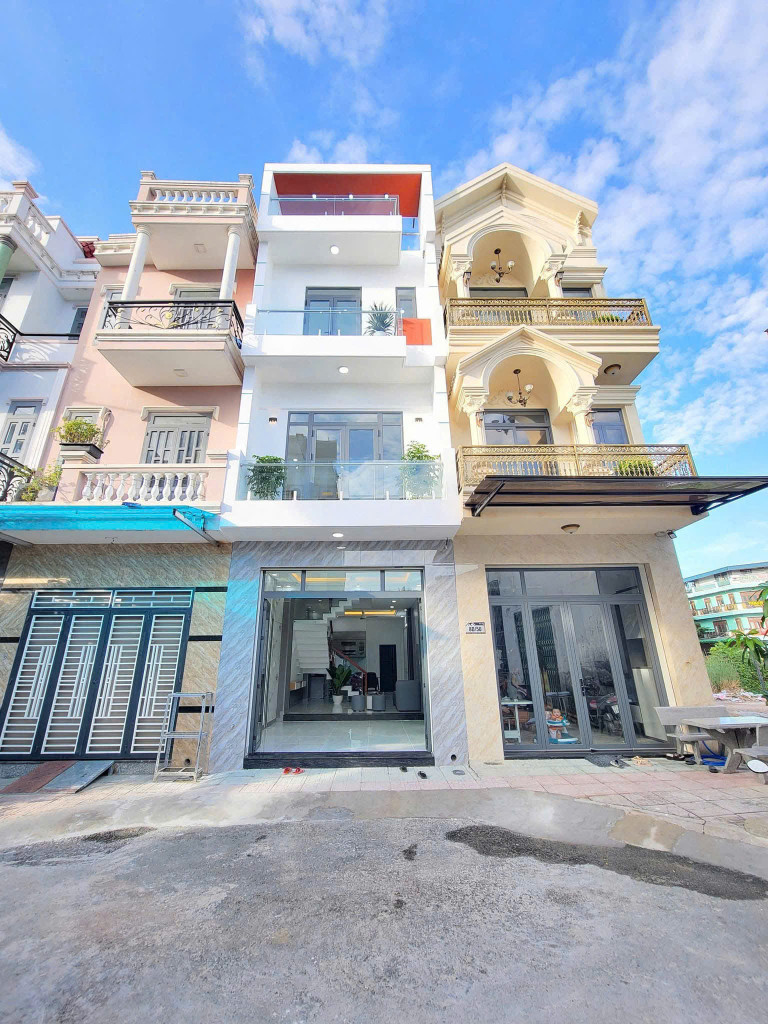 chính chủ cần bán  gấp nhà ngay vòng xoay an phud