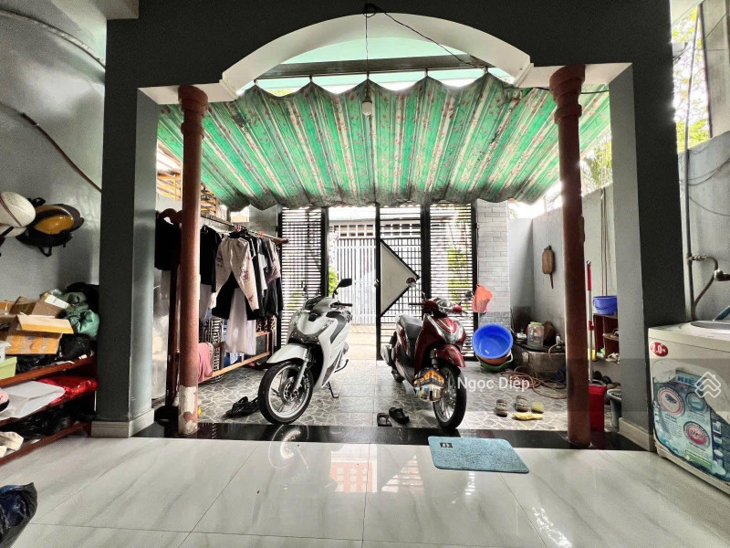 Bán nhà tại MTĐ DT743, Phú Mỹ, TDM giá 1.32Tỷ, dọn vào ở ngay, sổ hồng riêng