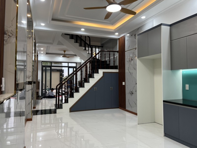 Bán nhà 3 TẦNG ĐẸP Dĩ An,đường nhựa 7m thông thoáng,gần ĐHQG TPHCM