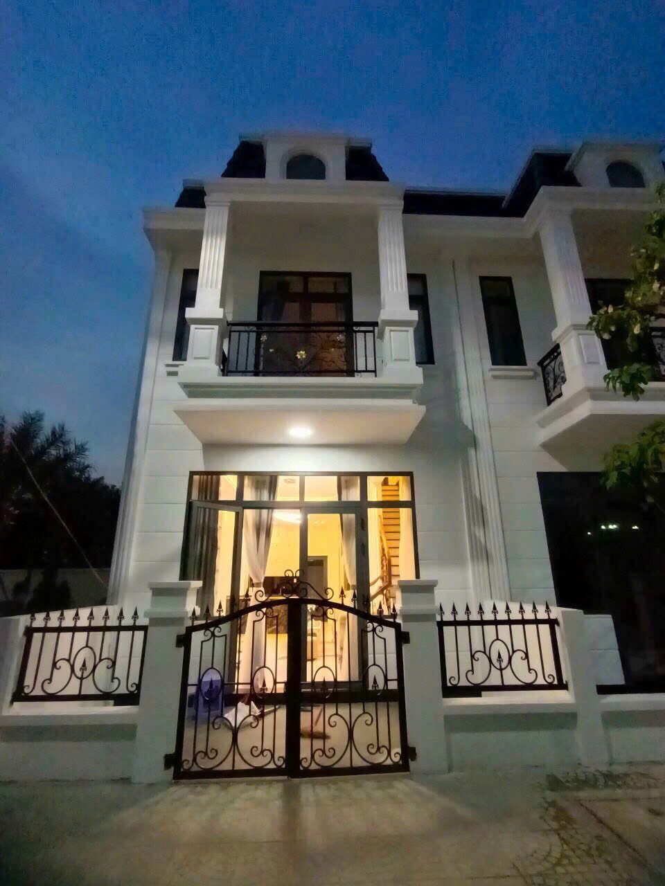 Bán nhà sổ ngã tư hội nghĩa liền kề visip3 bình dương