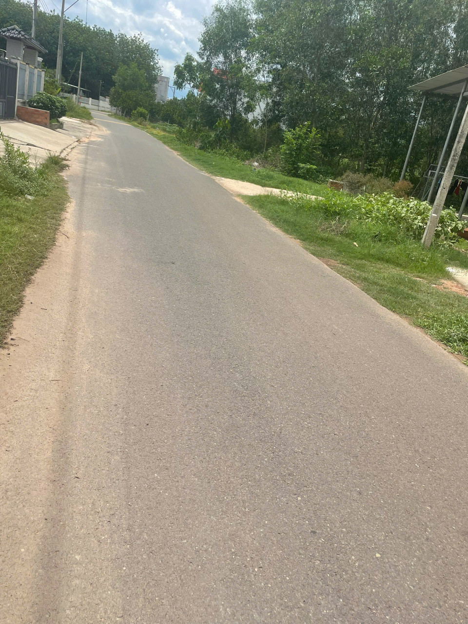 Còn 1 lô sau chợ + nhà cấp 4 ở Bình Dương.