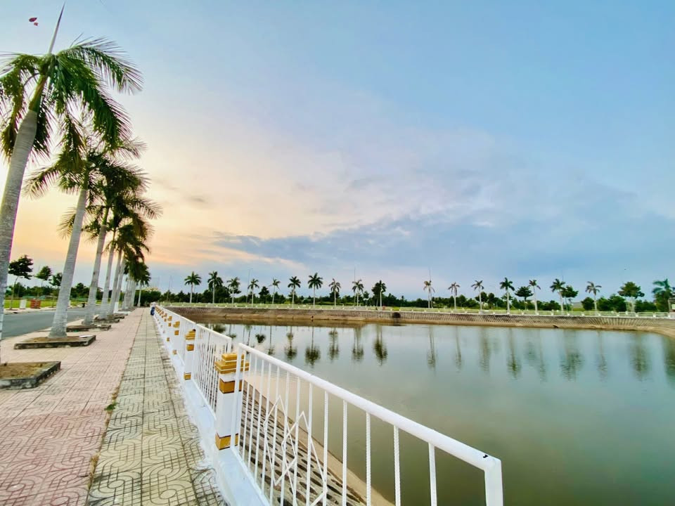 Cần bán 1 lô đất 100m2 ngay TTHC Thủ Thừa