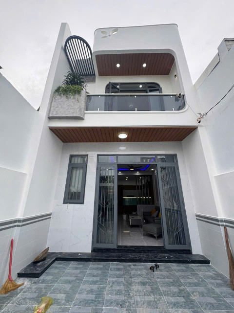 🏡 CHÍNH CHỦ BÁN NHÀ MỚI XÂY GẦN KCN CẦU TRÀM LONG, LONG AN GIÁ 2 TỶ 6 SHR