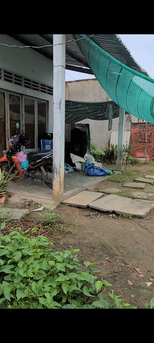 Bán 500m2  đất  và  nhà  cấp 4