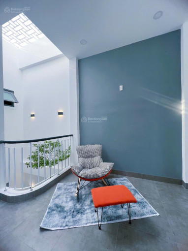 Bán nhà 1 TRệt - 1 lầu tại DT743, Định Hoà, TDM giá 2.25Tỷ, sổ sẵn hoàn công đầy đủ