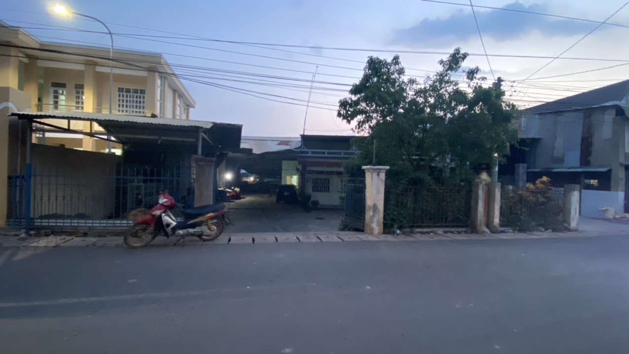 Bán nhà 1099.1m² ngang 17m giá 13 tỷ Xã Tân An ( Vĩnh 
Tân cũ) Tiện Kinh